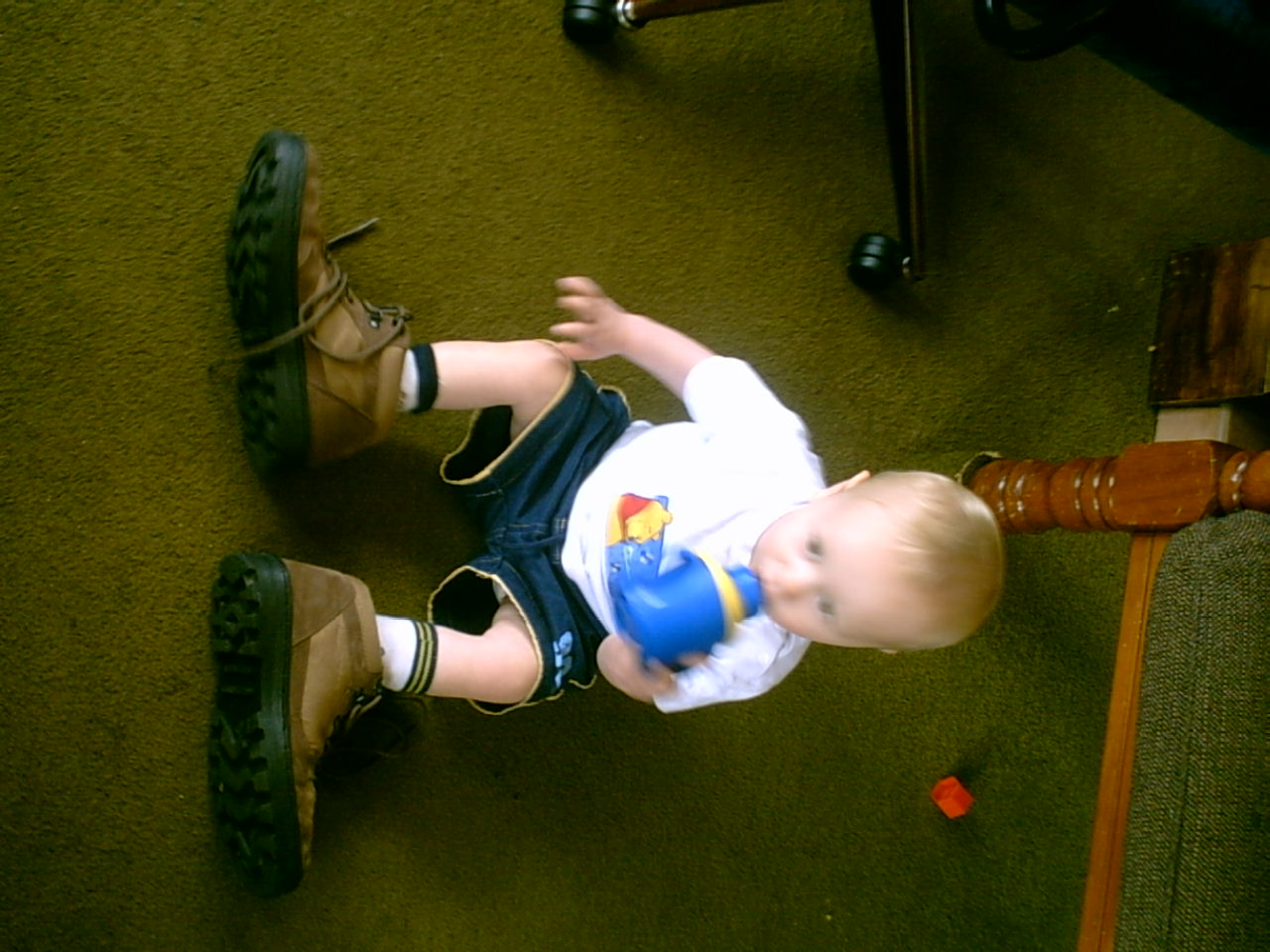 Luke/2004-11-12_Shoes/img00006.jpg
