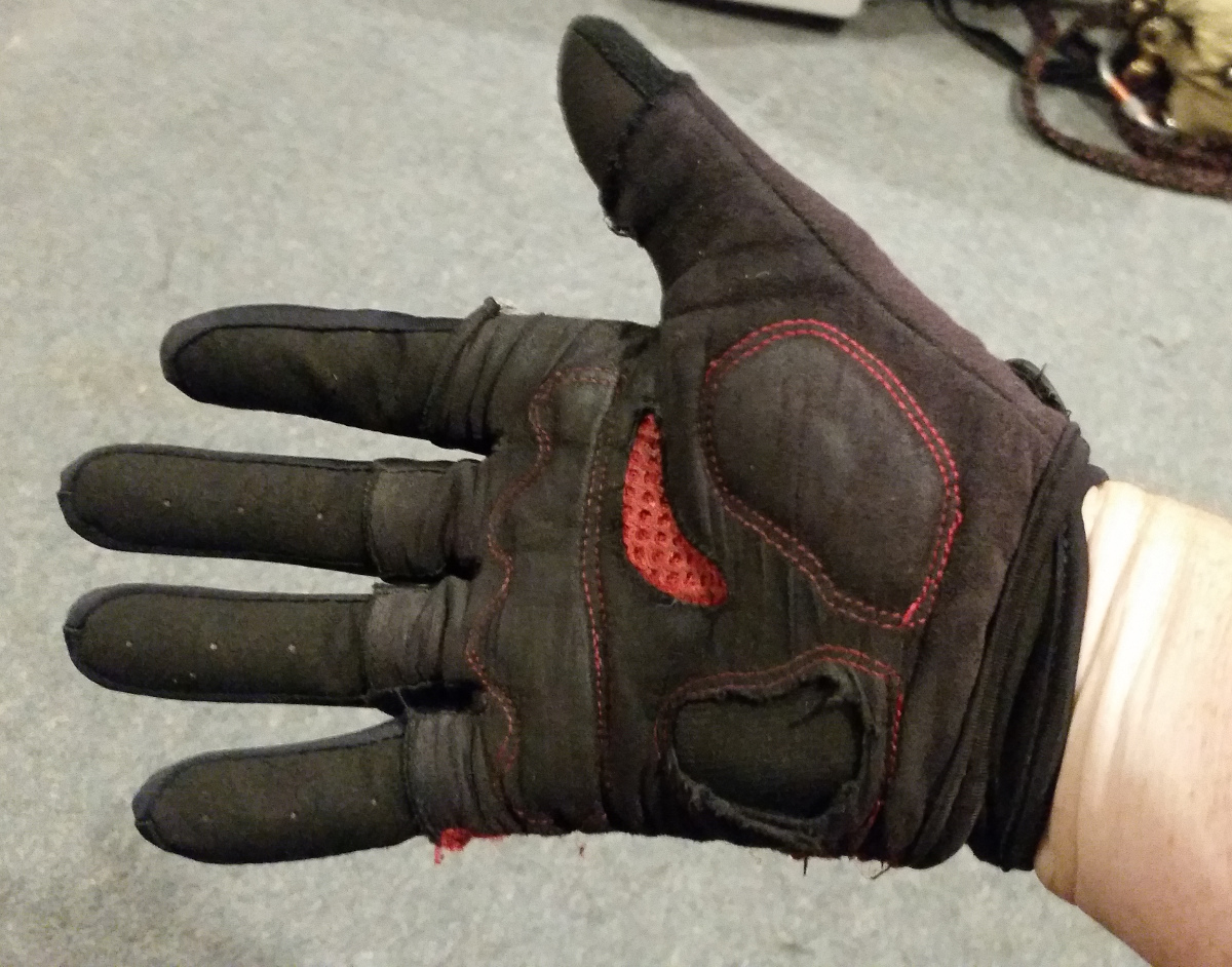 bikes/gloves/20170205_231819.jpg