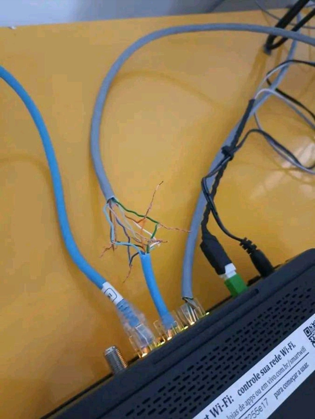 ethernet_cabling/bad-joints-2.jpg